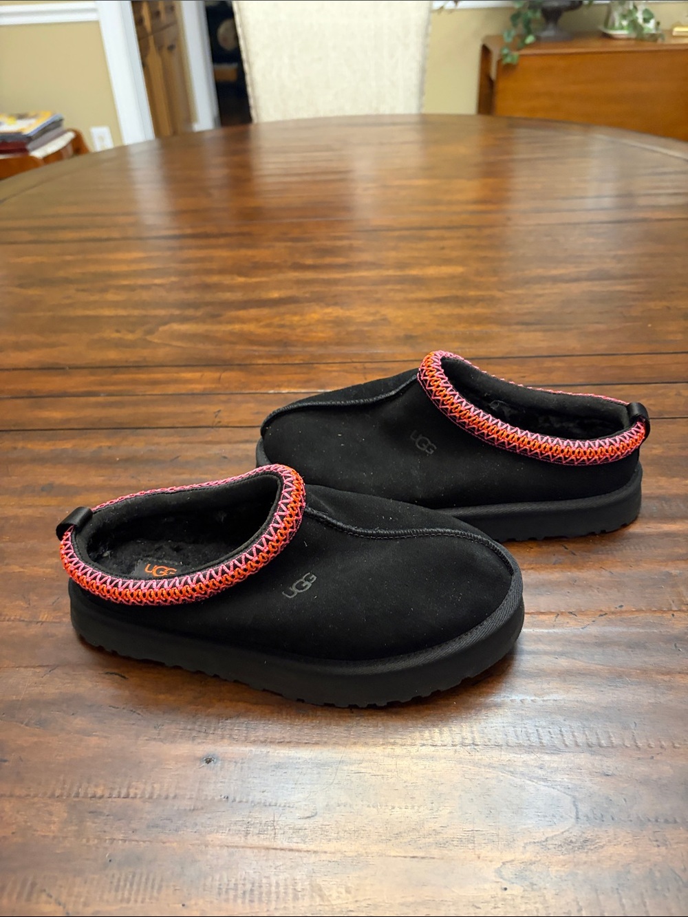 UGG Black Slippers Kids 5 ACS
